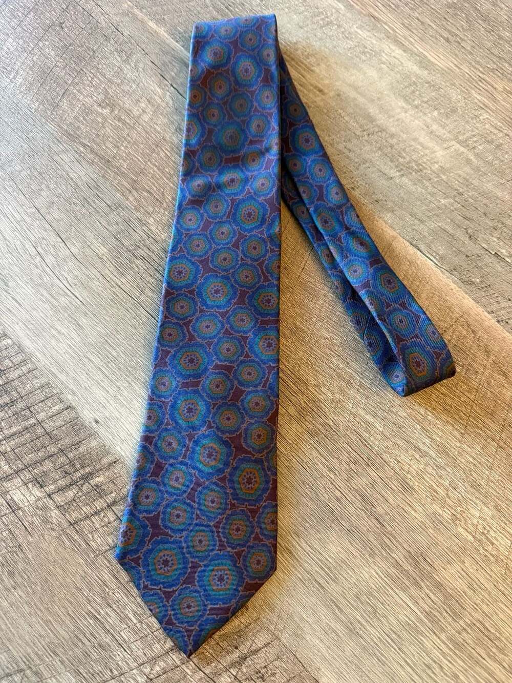 Burgundy Medallion Italian Madder Silk Tie – ,